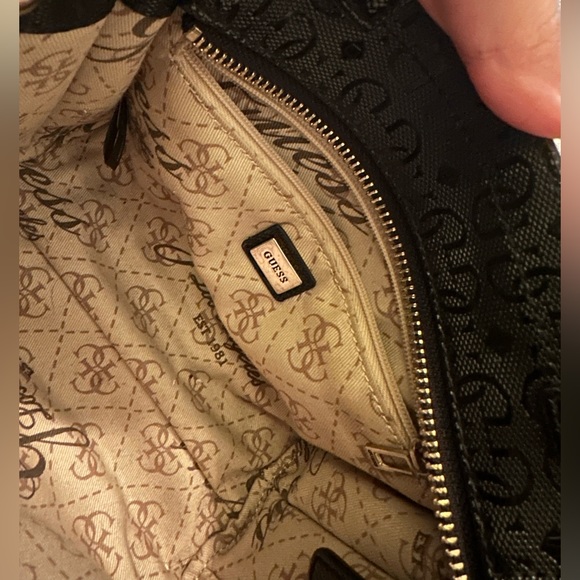 Mini guess purse - Picture 4 of 4